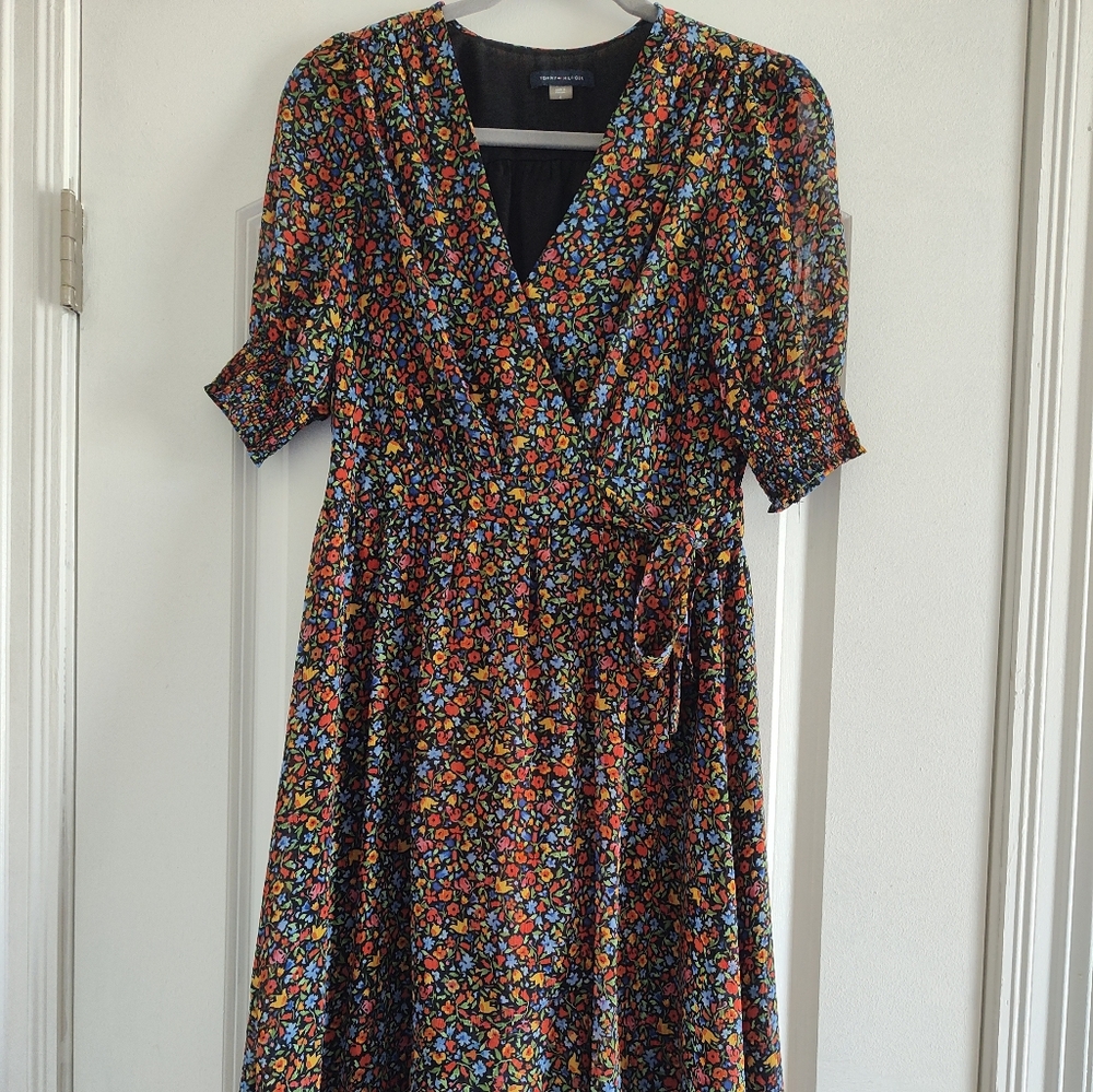 Tommy Hilfiger Red Midi Dress with Puff Sleeves and Tie Front